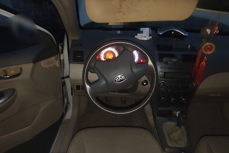 Used BYD L3 2011 New Fengchang Edition 1.5L Manual Comfort Model