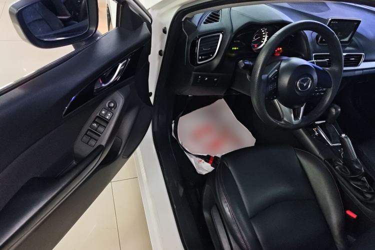 Used Mazda Mazda 3 Axela 2016 Sedan 1.5L Automatic Luxury Model
