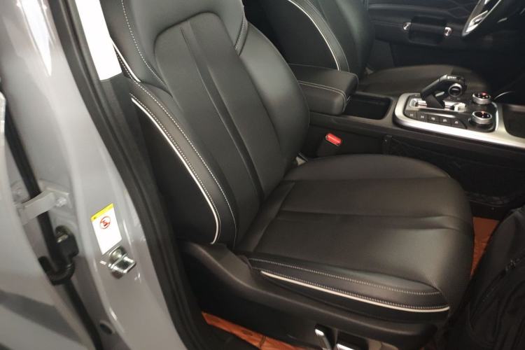 Used Tank 300 2023 Off-Road Edition 2.0T Conqueror Right Front Seat