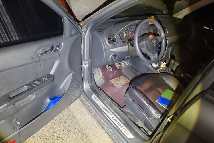 Used Volkswagen Lavida 2011 1.4 TSI Manual Prestige Edition Driver Seat