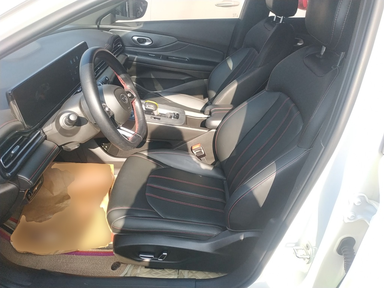 Переднее сиденье в автомобиле