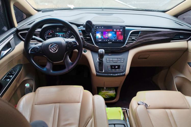 Used Buick GL8 2018 ES 28T Premium Model China VI Standard Center Console