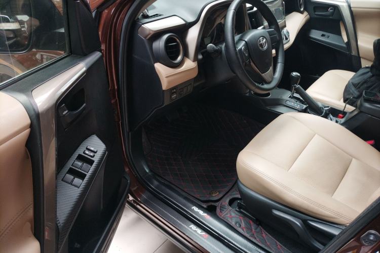 Used Toyota RAV4 2013 2.0L CVT Two-Wheel Drive Urban Edition
