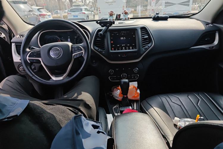 Used Jeep Cherokee 2016 2.0L Superior Edition
