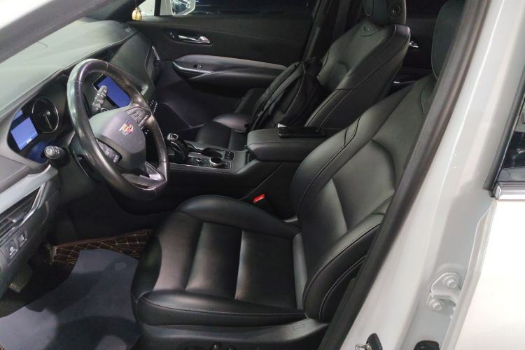 Used Cadillac XT4 2018 28T Two-Wheel-Drive Luxury Model
