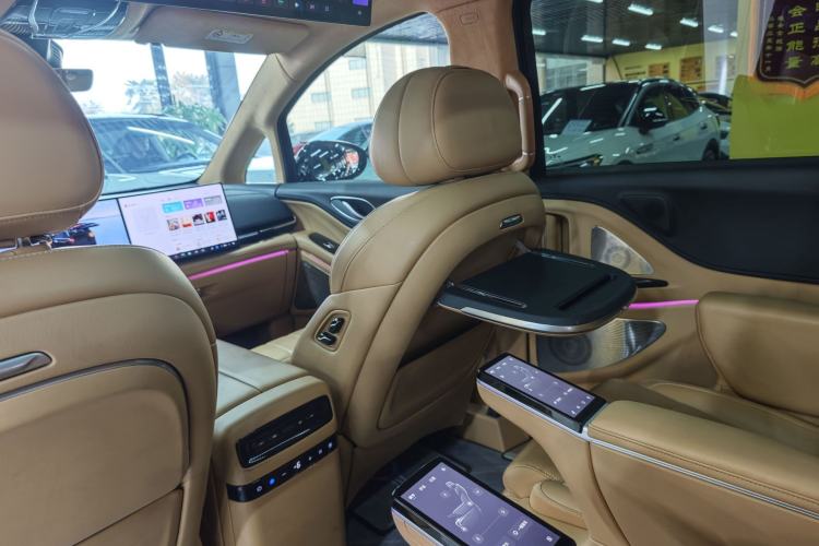 Used VOYAH Dream 2025 PHEV Four-Wheel-Drive Flagship Kunpeng Edition
