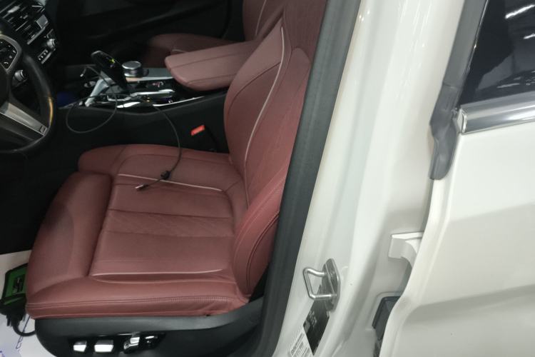 Used BMW 5 Series 2021 Restyled 530Li Luxury Edition M Sport Package Left Front Seat