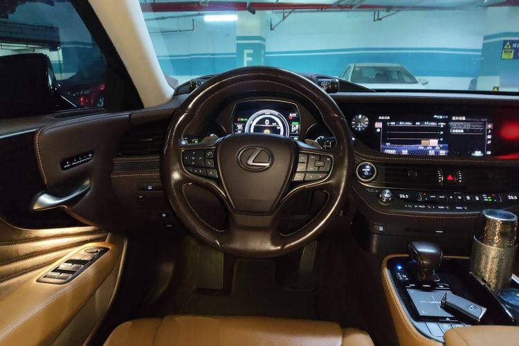 Used Lexus LS 2020 500h Excellence Edition China VI standard Steering Wheel