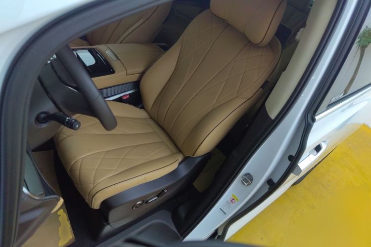 Used Denza D9 2024 EV 600 Four-Wheel-Drive Flagship Model Left Front Seat