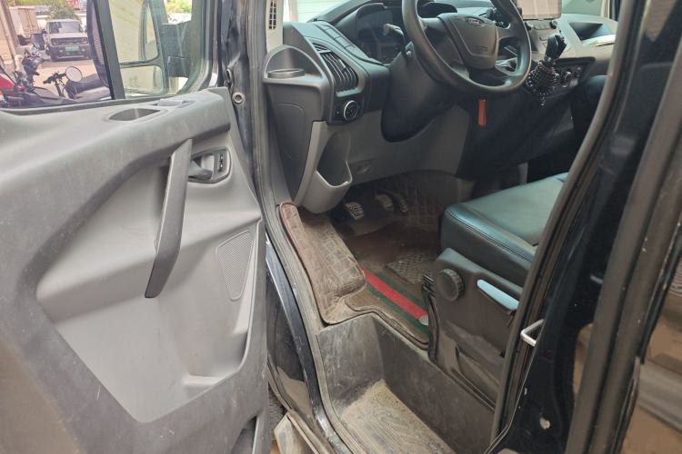 Used Ford Transit 2019 2.0T Diesel Multi-Purpose Commercial Vehicle Mid-Drive Mid-Roof 6-Seater China VI Standard