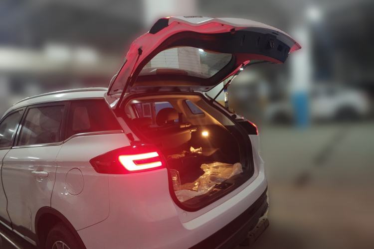 Used Geely Auto Emgrand X7 Sport 2018 1.8TD Automatic Two-Wheel Drive Smart Connect 4G Internet Edition