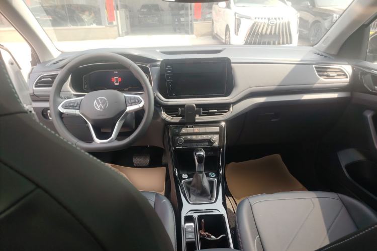 Used Volkswagen Tharu 2025 NewRui 300TSI Prestige Edition Center Console