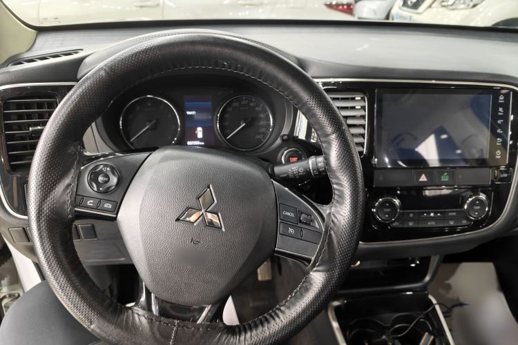 Used Nissan Terra 2018 2.5L Automatic 2WD Luxury Edition