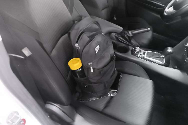 Used Mazda Mazda 3 Axela 2016 Hatchback 1.5L Automatic Luxury Model
