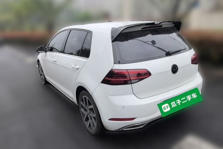 Used Volkswagen Golf 2018 230TSI Automatic Luxury Version Rear Left 45 Deg