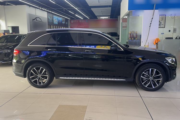 Used Mercedes-Benz GLC 2021 GLC 260 L 4MATIC Luxury Model Exterior 2