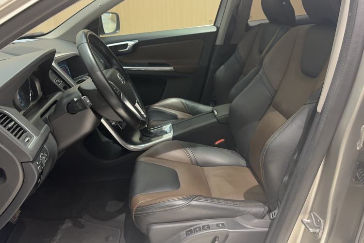 Used Volvo XC60 2015 T5 AWD Zhiyuan Edition Left Rear Seat