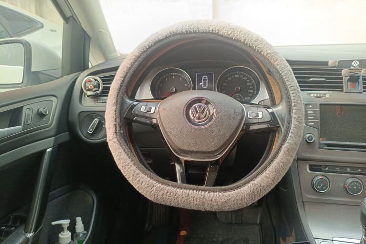 Used Volkswagen Golf 2016 230TSI Automatic Luxury Version
