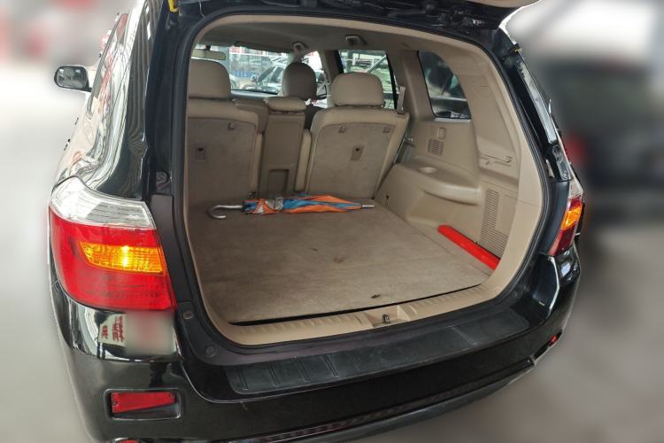 Used Toyota Highlander 2011 2.7L Two-Wheel Drive 5-Seater Elite Edition Trunk