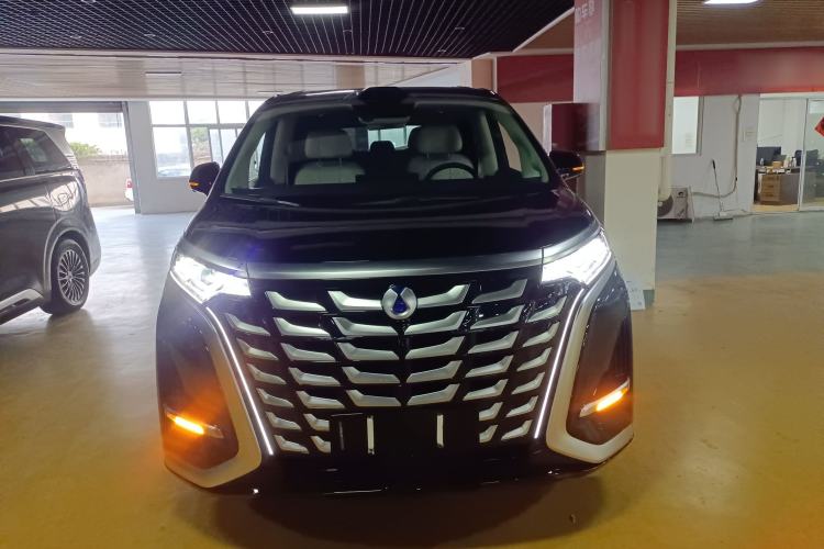 Used Denza D9 2025 DM-i Intelligent Drive 1020 Four-Wheel Drive Flagship Model
