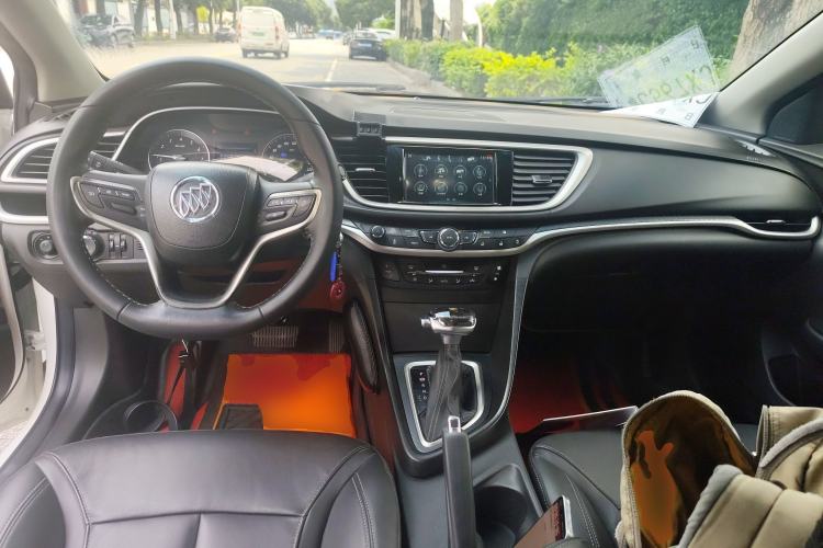 Used Buick GT 2019 18T Automatic Connected Elite Model China VI Standard Center Console