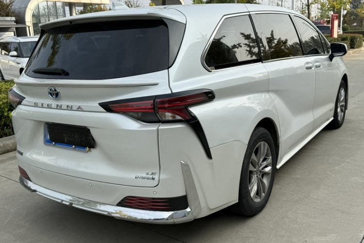 Used Toyota SIENNA 2023 2.5L Hybrid Comfort Edition
