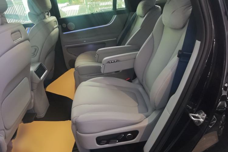 Used Hima AITO M9 2025 Extended-Range Max Version 52 kWh 6-Seater Edition Left Rear Seat