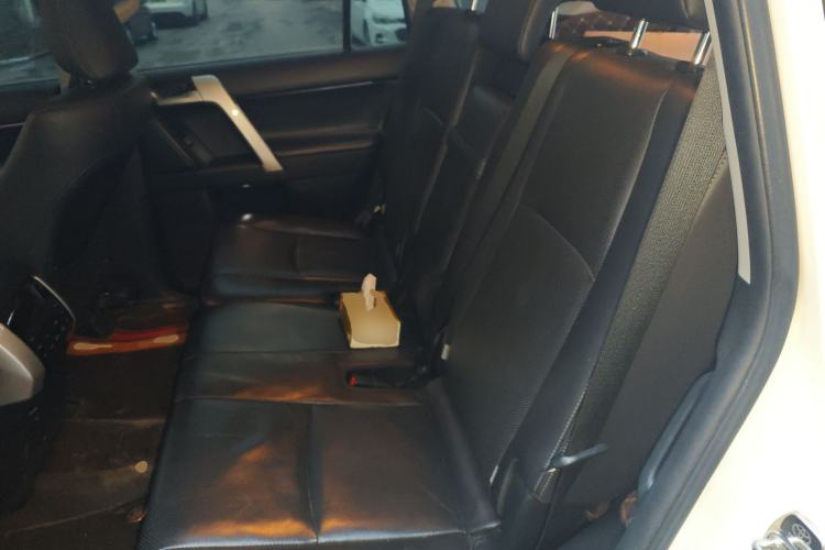 Used Toyota Prado 2018 3.5L Automatic TX-L with Rear-Mounted Spare Tire Interior 4