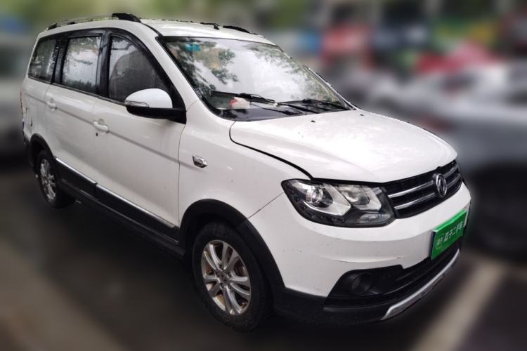 Used Dongfeng Fengon 360 2015 1.5L Manual Luxury 7-Seater China IV Standard Front Right 45 Deg
