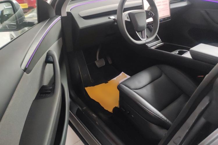 Used Tesla Model Y 2025 Rear-Wheel-Drive Version
