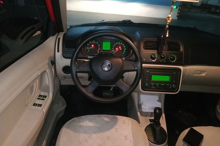 Used Skoda Fabia 2014 1.4L Automatic Crystal Edition