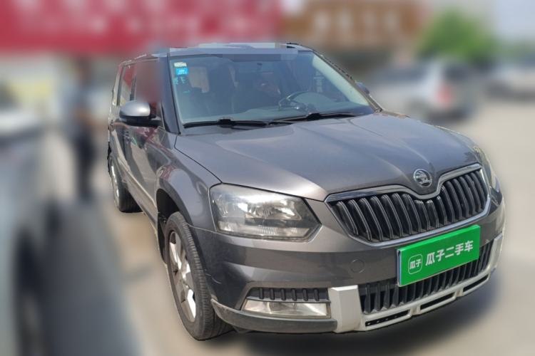 Used Skoda Yeti 2014 1.4 TSI DSG Polar Edition Front Right 45 Deg