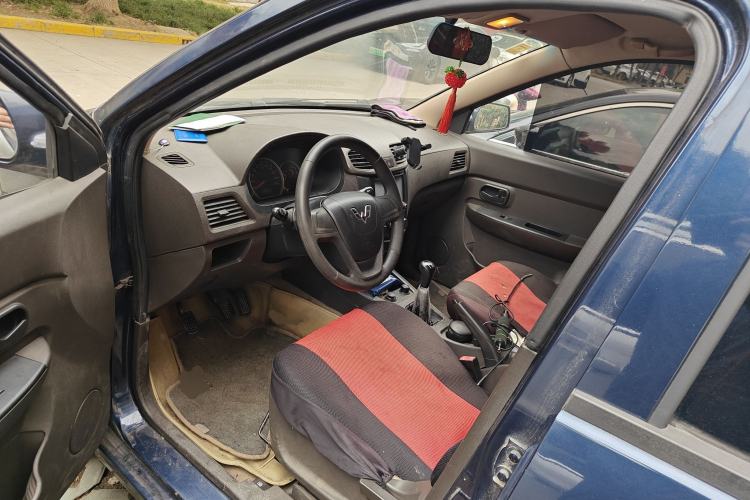 Used Wuling Hongguang 2014 1.2L Standard Model China IV