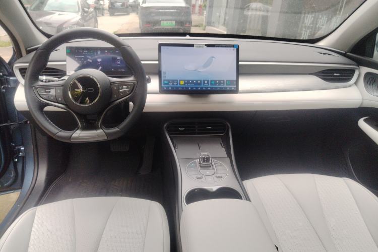 Used BYD Seal 05 DM-i 2025 DM-i Intelligent Drive 120KM Flagship Model Center Console