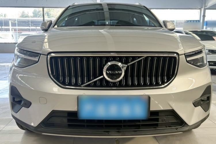 Used Volvo XC40 2023 B4 4x4 Smart Luxury Edition