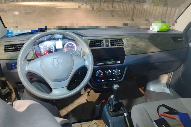 Used Jinbei Hiace X30 2020 1.5L Van Super-Enjoyment Model China VI Standard SWC15M Center Console