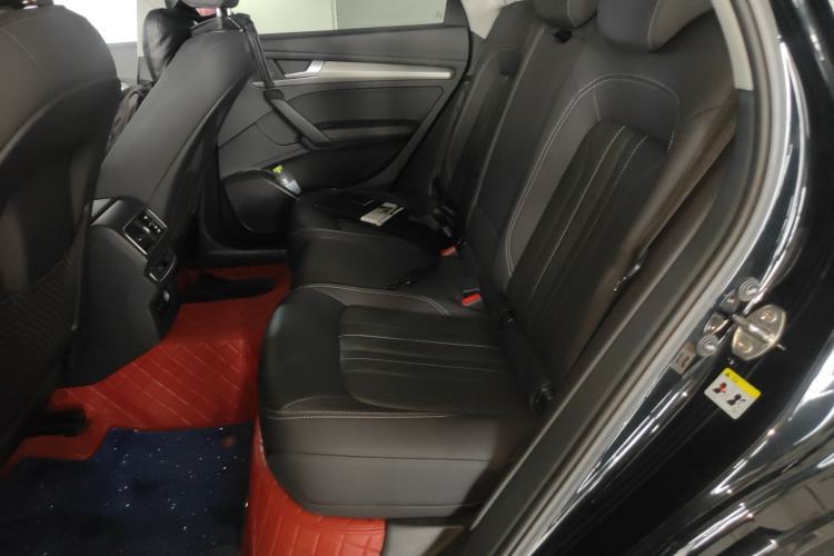 Used Audi Q5L 2022 40T Fashionable and Elegant Model Left Rear Seat