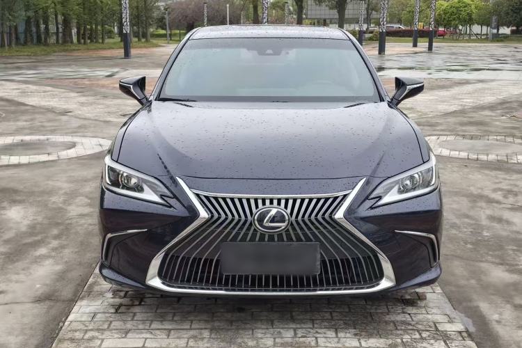 Used Lexus ES 2018 300h Premier Edition China VI Standard