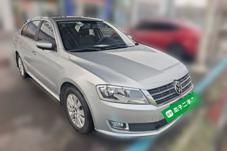 Used Volkswagen Lavida 2013 Revised Version 1.4 TSI DSG Comfort Edition Front Right 45 Deg