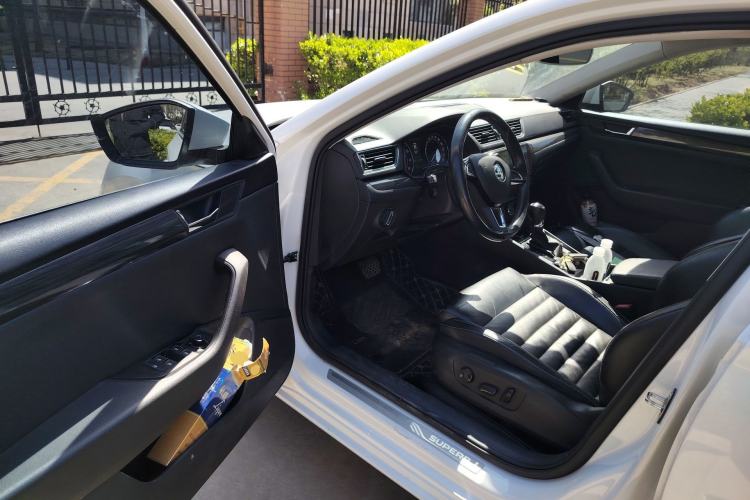 Used Skoda Superb 2016 TSI330 DSG Smart Drive Edition
