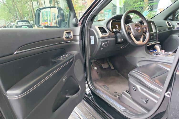 Used Jeep Grand Cherokee 2016 3.0L Comfort Navigation Edition Driver Seat