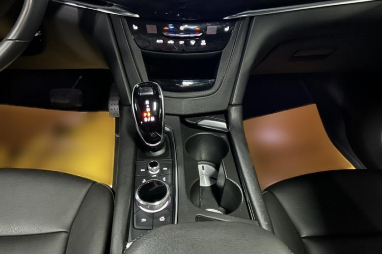 Used Cadillac XT6 2021 2.0T 7-Seater Two-Wheel-Drive Luxury Version Gear Lever