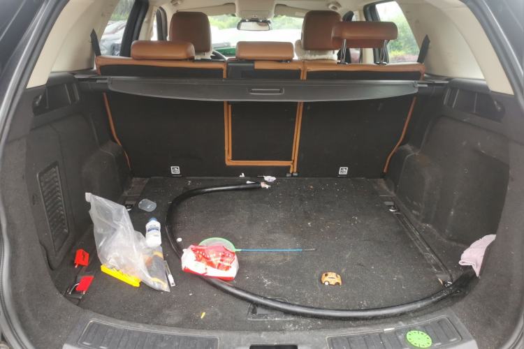 Used Land Rover Discovery Sport 2015 2.0T HSE LUXURY Trunk