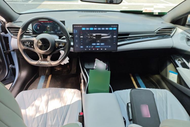 Used BYD Seal 2022 550 km Standard Range Rear-Wheel Drive Prestige Version Center Console