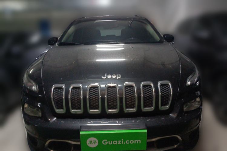 Used Jeep Cherokee 2017 2.0L Superior Edition Front