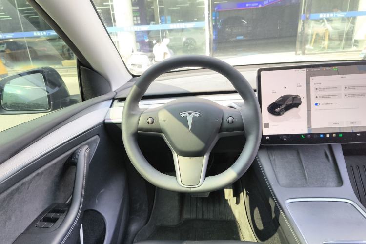 Used Tesla Model Y 2023 Long-Range All-Wheel-Drive Version