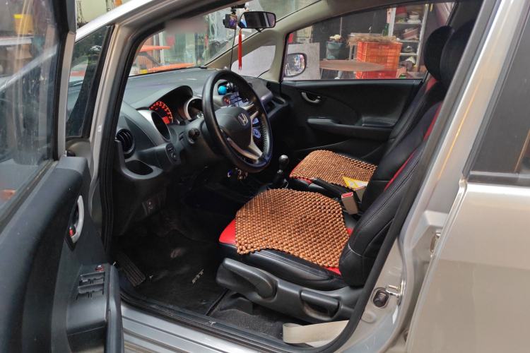 Used Honda Fit 2011 1.3L manual Comfort version