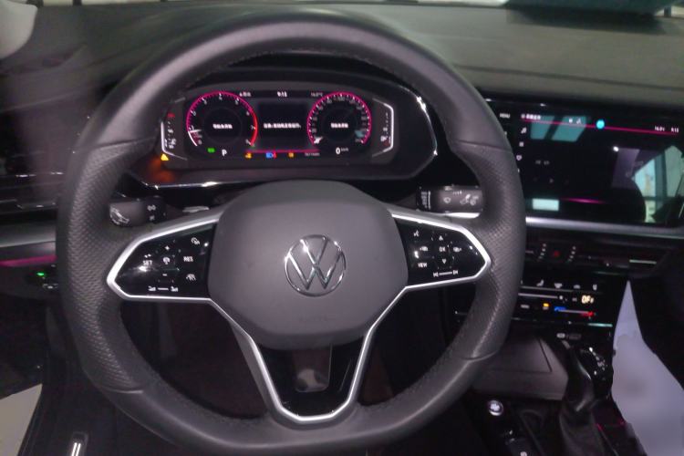 Used Volkswagen Passat 2023 Facelift 330TSI Luxury Edition
