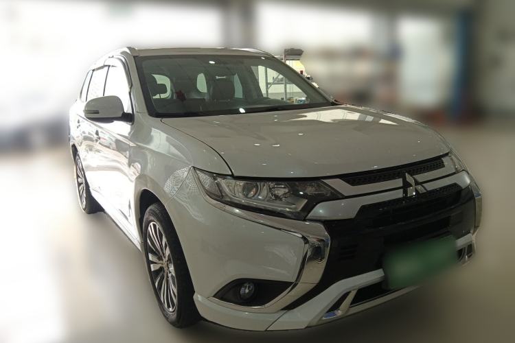 Used Mitsubishi Outlander 2021 Revised Version 2.0L Two-Wheel Drive Enjoyment Edition 5 Seats Front Right 45 Deg