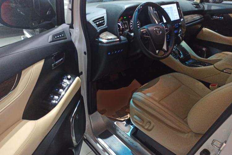 Used Toyota Vellfire 2020 Dual-Engine 2.5L HV Prestige Edition Driver Seat